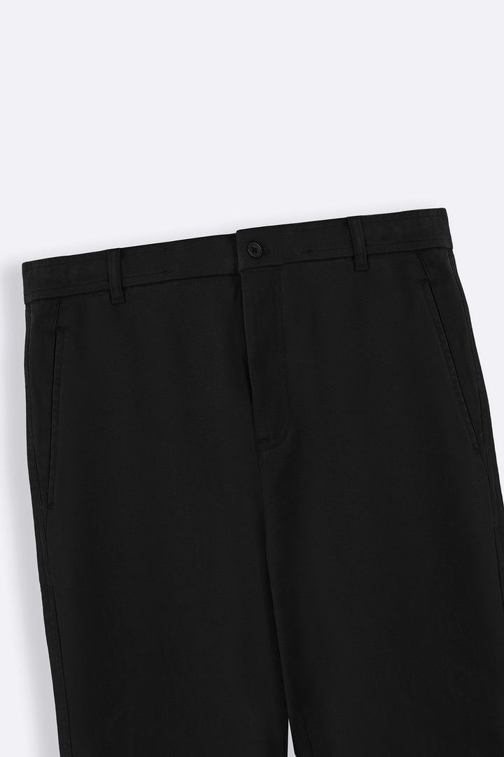BLACK BASIC CHINO PANTS