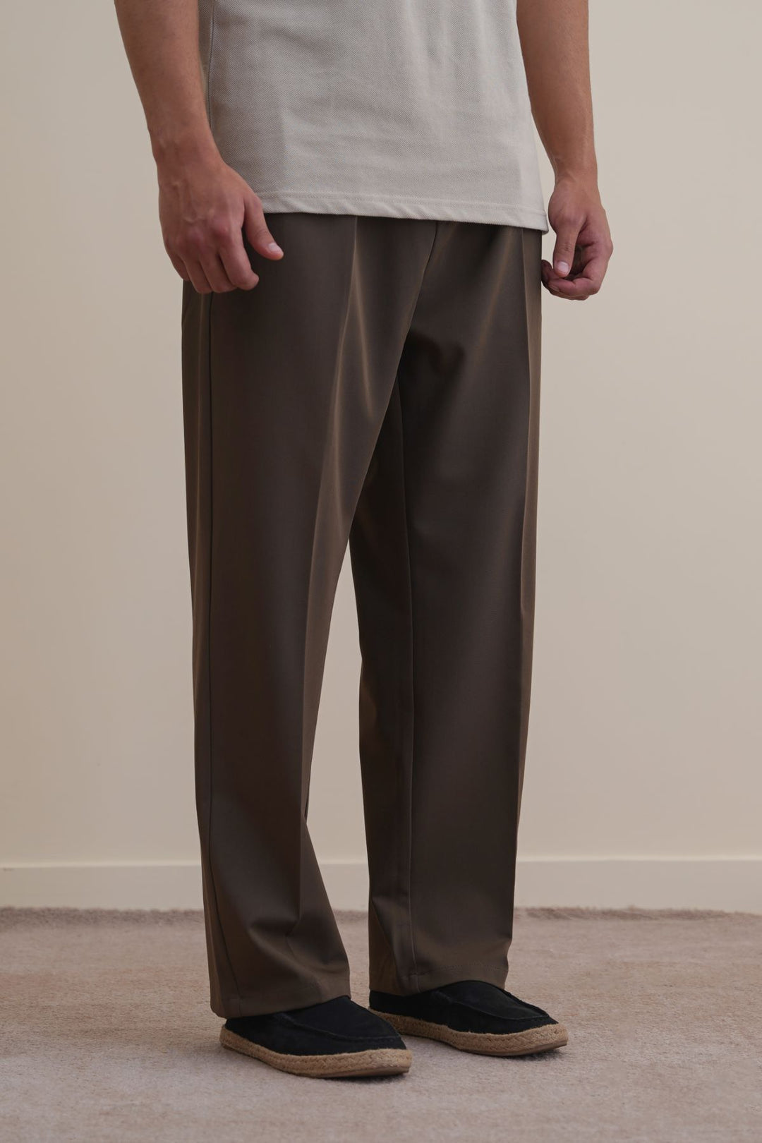 BROWN DOUBLE PLEAT PANTS