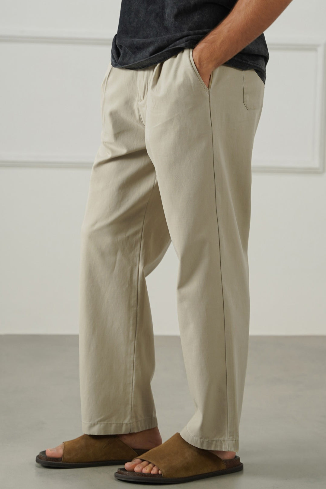 BEIGE EASY PLEATED PANTS