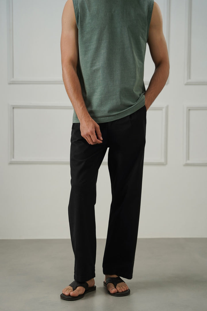 BLACK EASY PLEATED PANTS