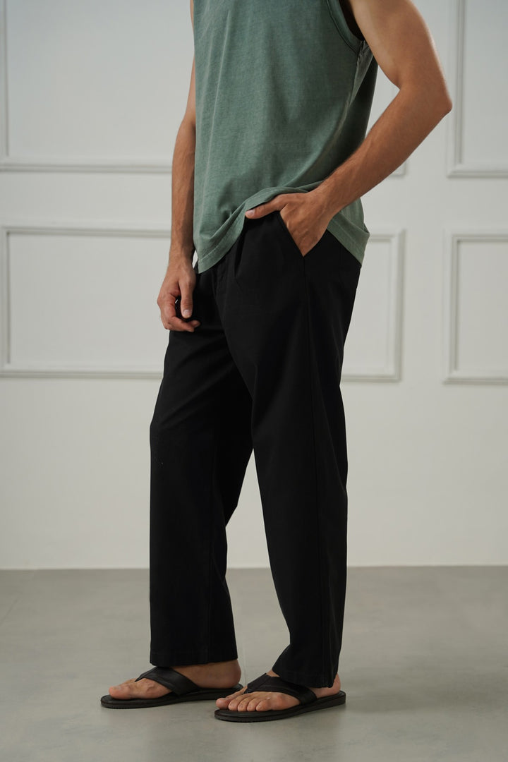 BLACK EASY PLEATED PANTS