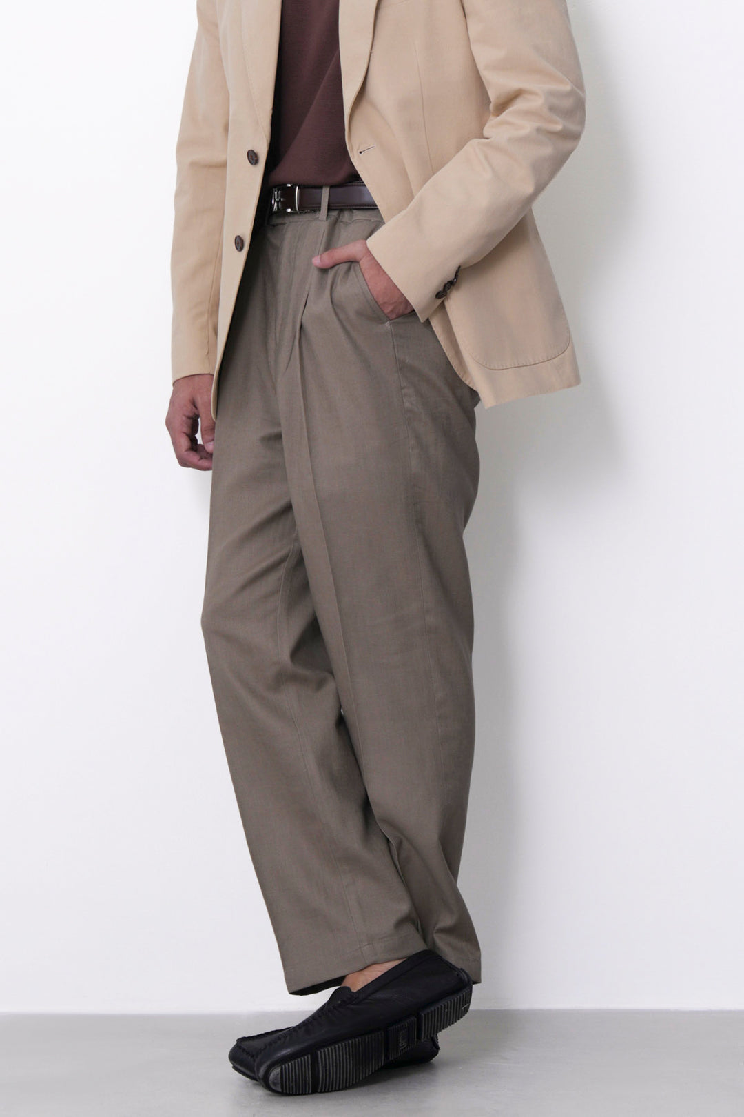 KHAKI TAILORED HERRINGBONE PANTS
