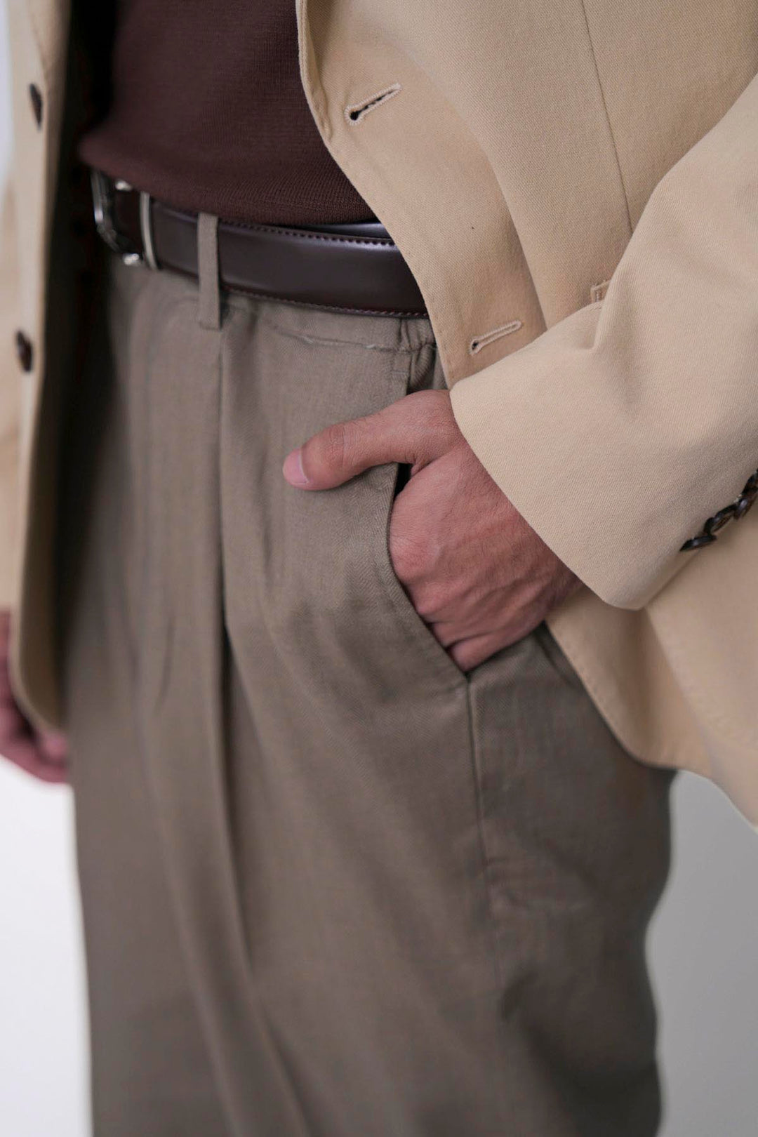 KHAKI TAILORED HERRINGBONE PANTS
