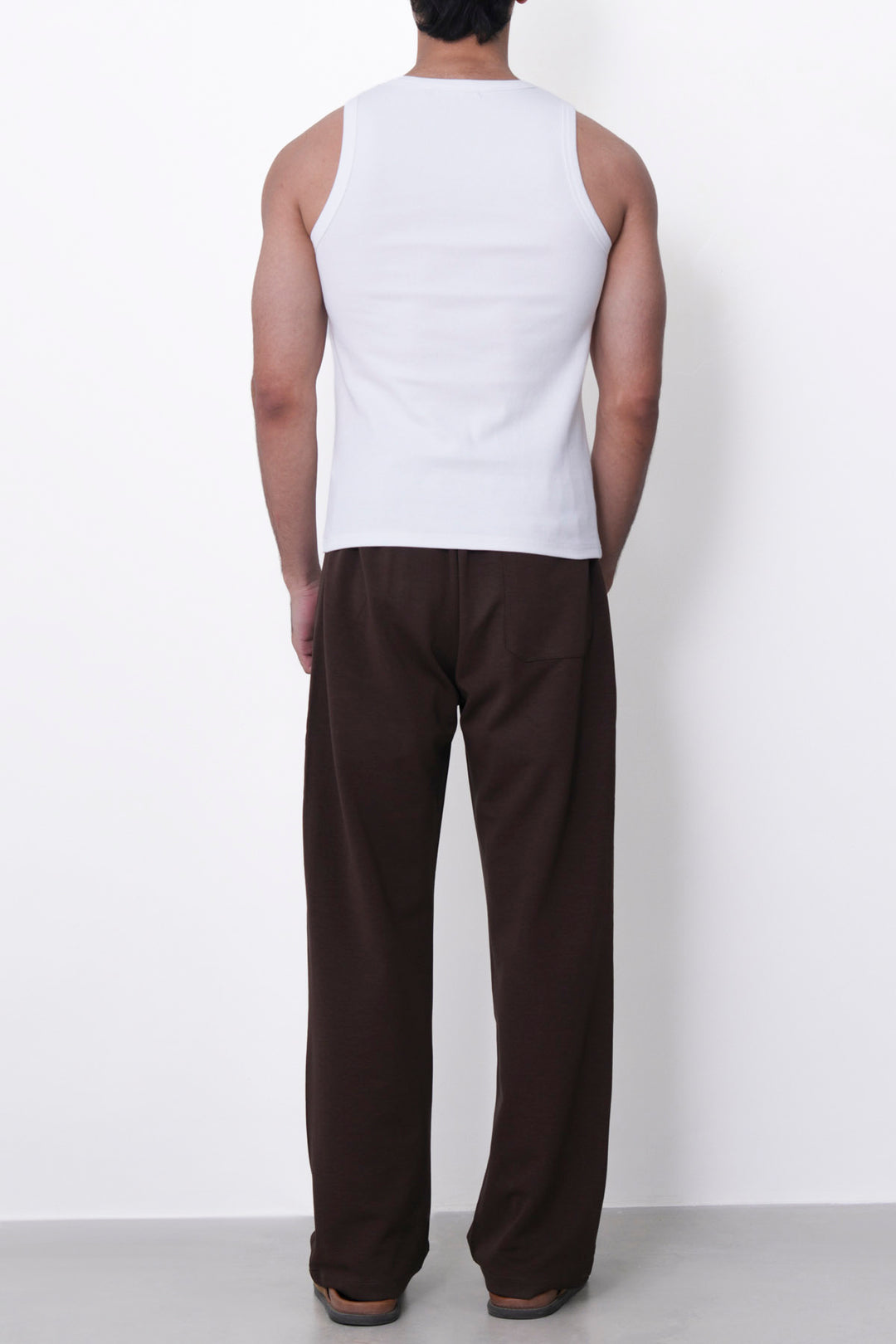 BROWN ESSENTIAL TROUSERS