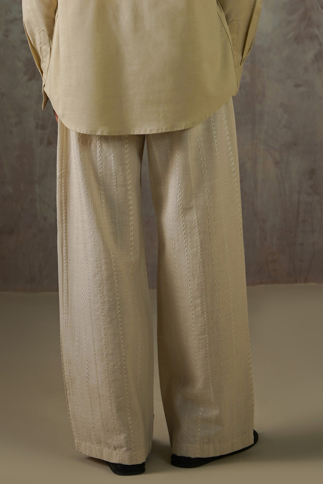 EMBROIDERED STRAIGHT PANTS