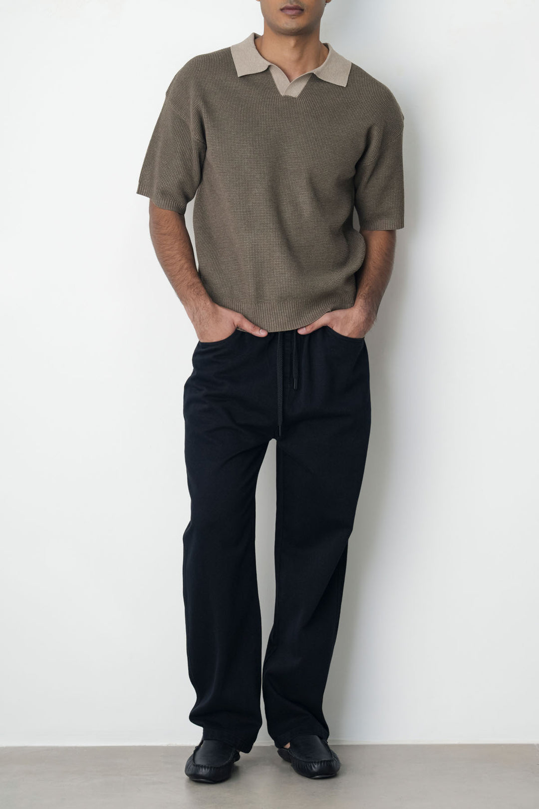 BLACK ELASTICATED WAIST JEANS