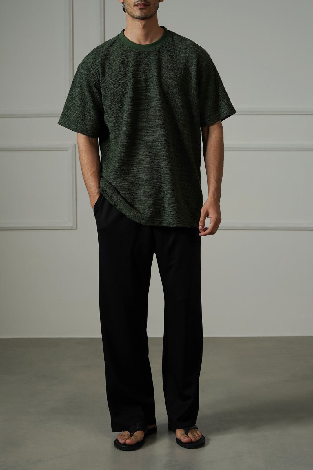 BLACK COMFORT STRAIGHT PANTS