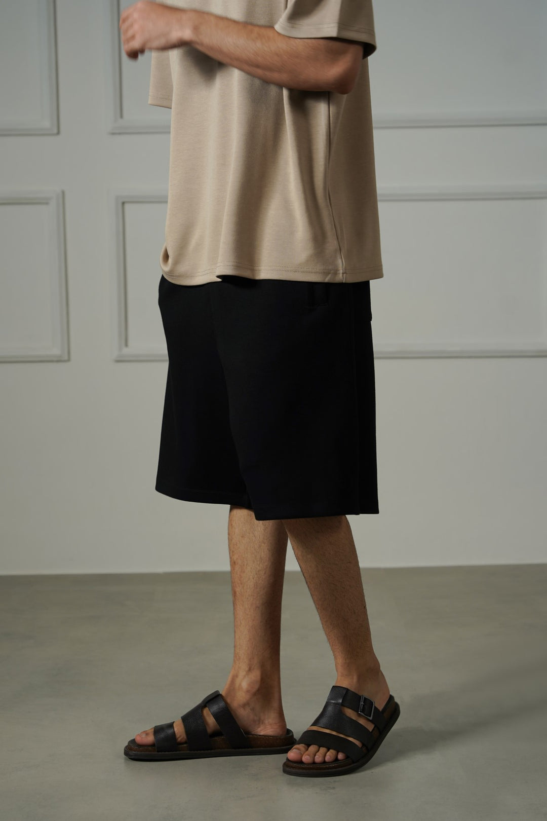 BLACK SOFT WIDE-LEG SHORTS