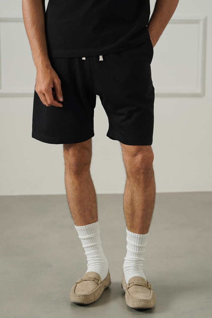 BLACK RELAXED SHORTS
