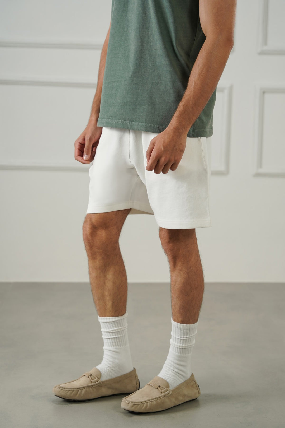 WHITE RELAXED SHORTS