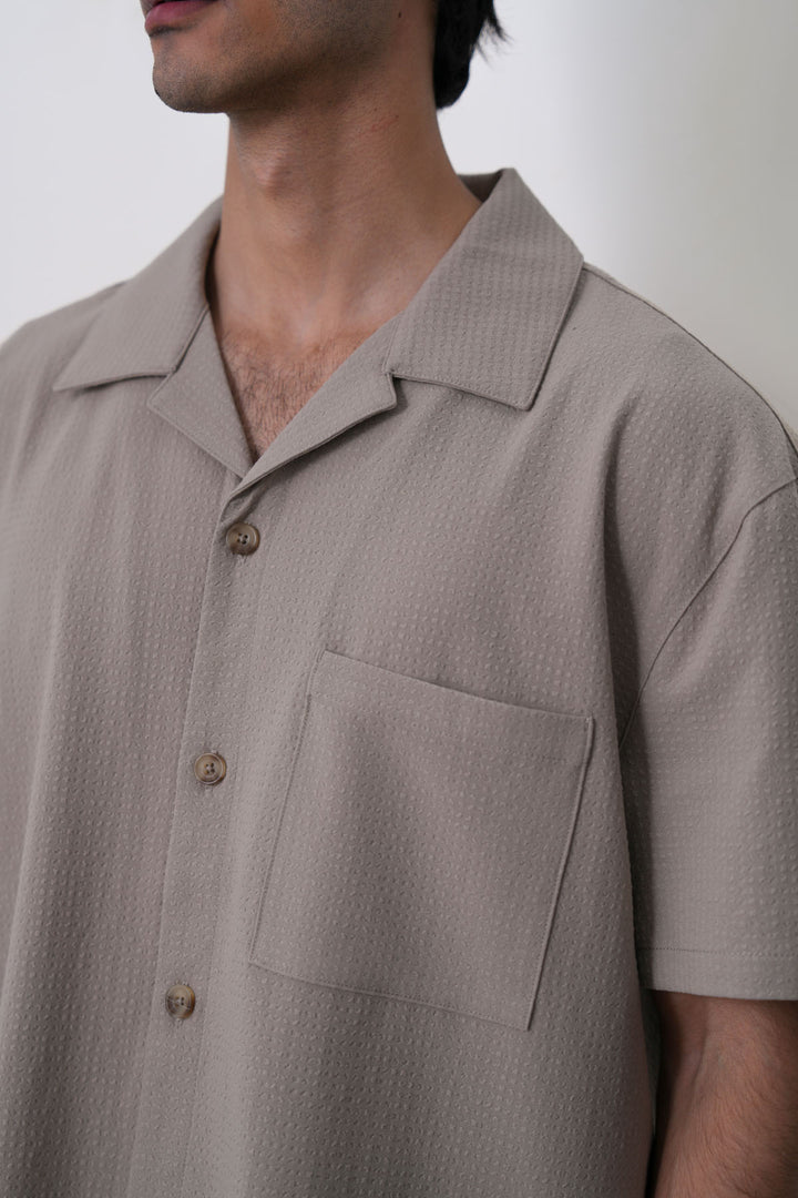 KHAKI SEERCUCKER CAMP COLLAR SHIRT