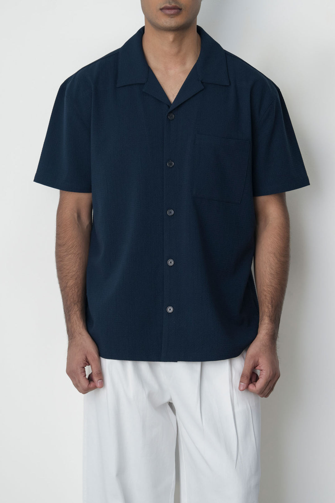 NAVY SEERSUCKER CAMP COLLAR SHIRT