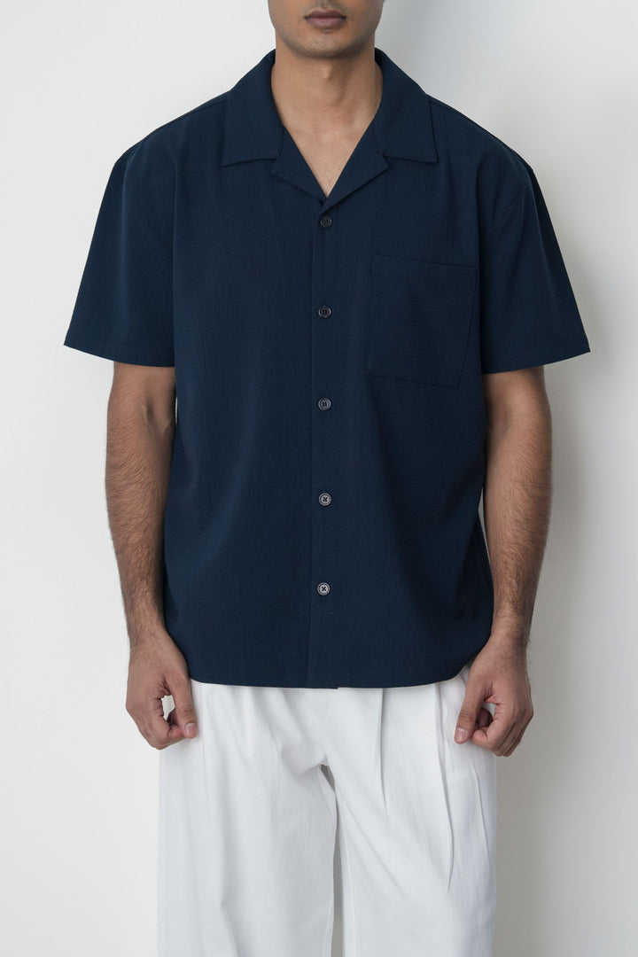 NAVY SEERSUCKER CAMP COLLAR SHIRT