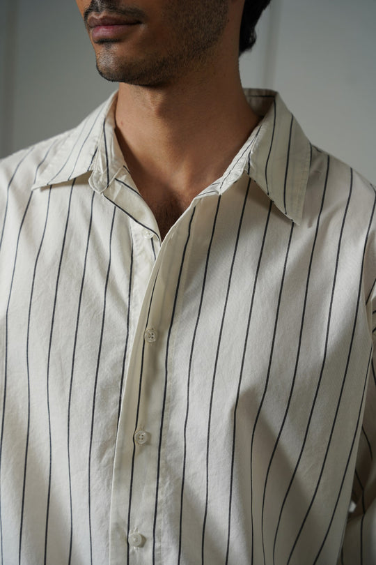 WHITE 90's DAD SHIRT