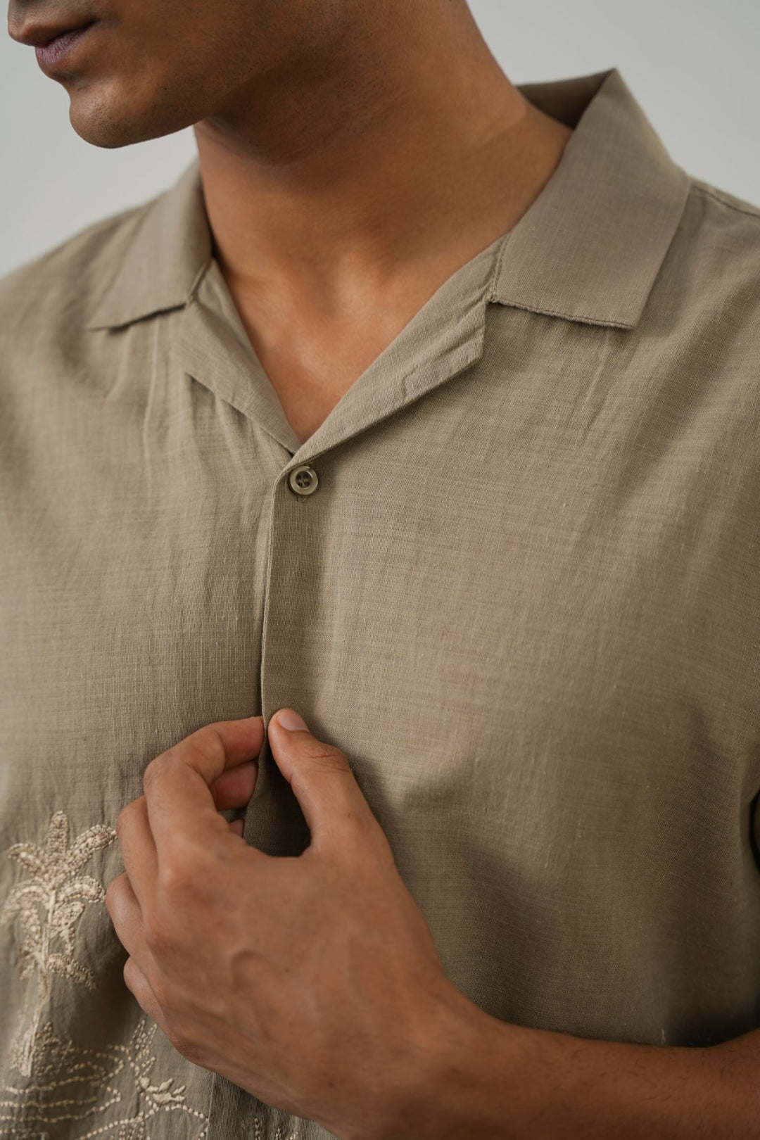 BEIGE SPRING EMBROIDERED SHIRT