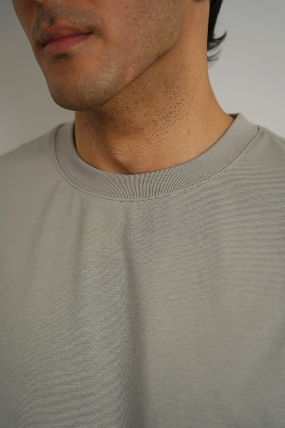 LIGHT GREY EVERYDAY COMFORT TEE