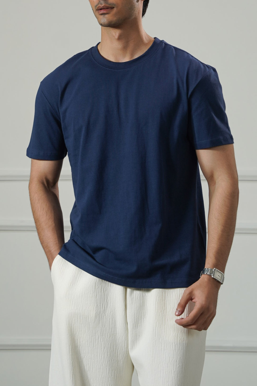 NAVY ESSENTIAL CREW NECK TEE