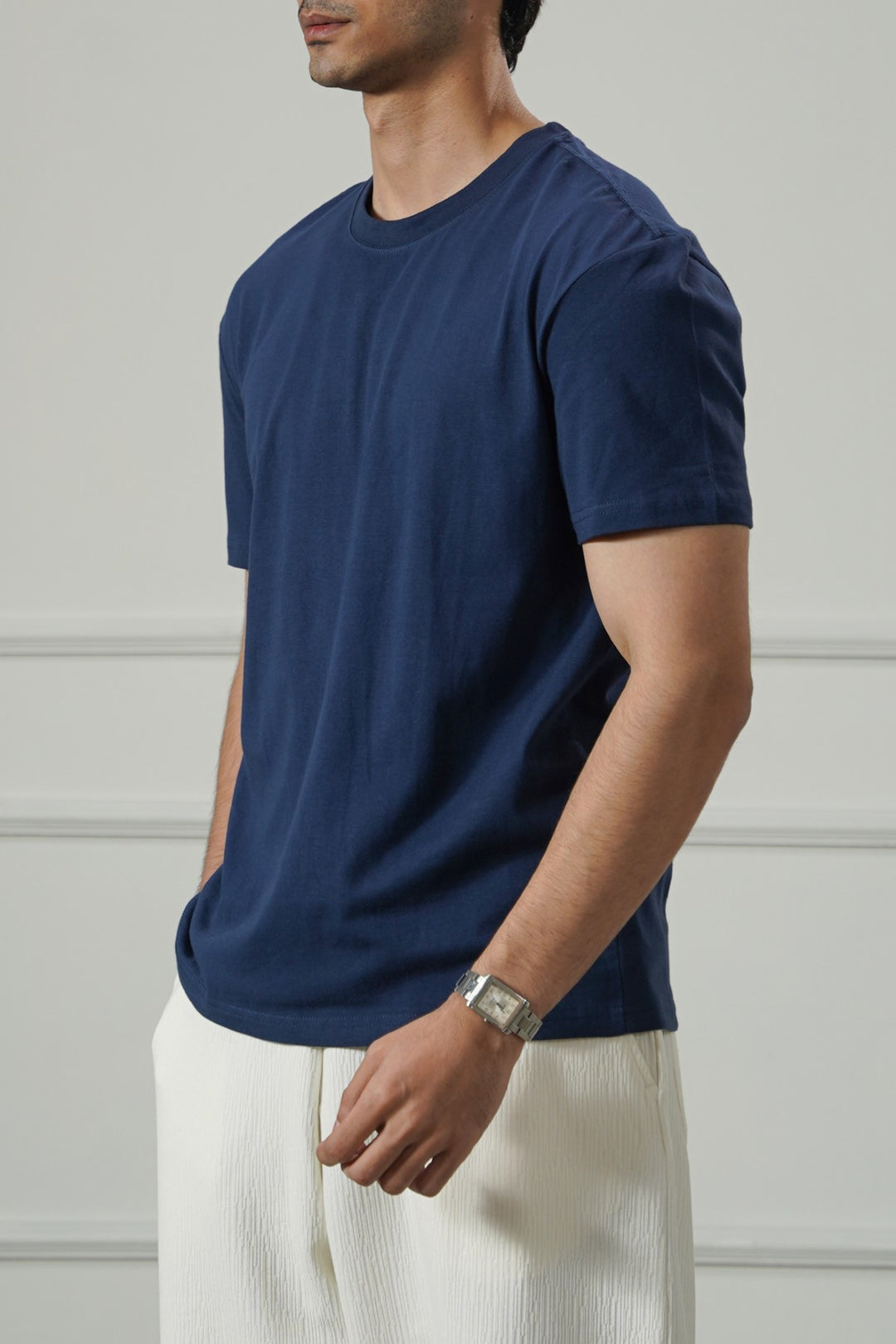NAVY ESSENTIAL CREW NECK TEE