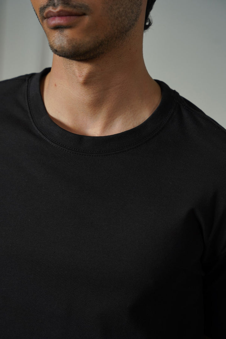 BLACK SLIMFIT TEE