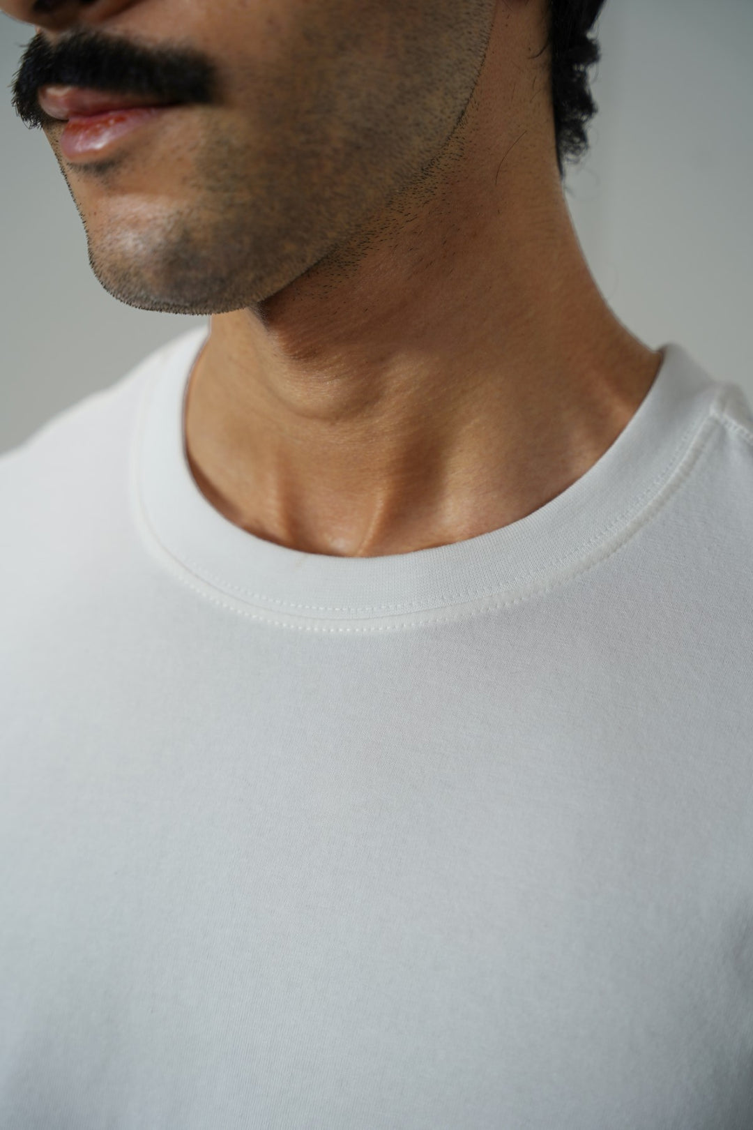 WHITE SLIMFIT TEE