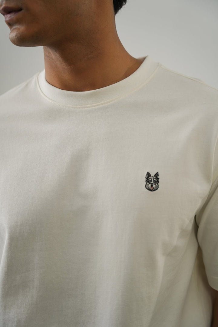 WHITE EMBROIDERED LOGO TEE