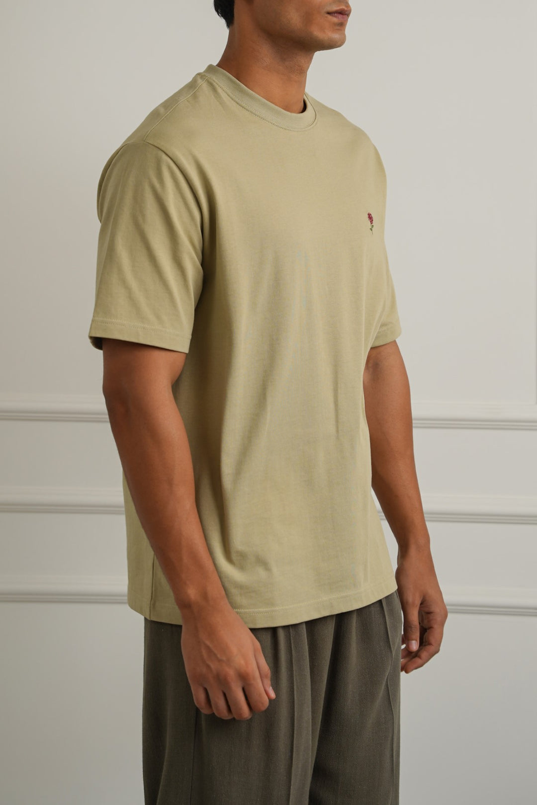 LIGHT GREEN ROSE GRAPHIC TEE