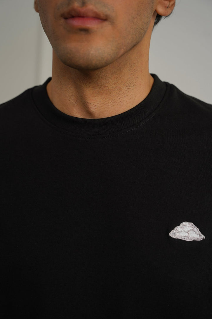 BLACK ON CLOUD 9 TEE