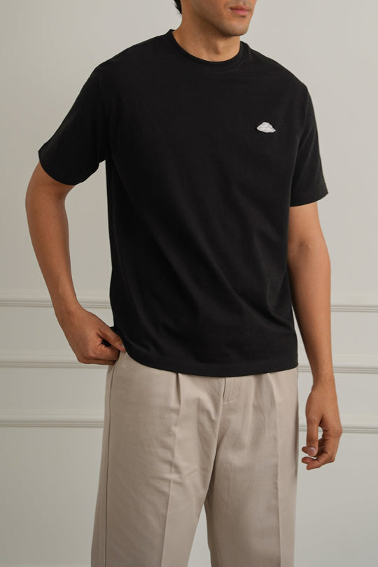 BLACK ON CLOUD 9 TEE