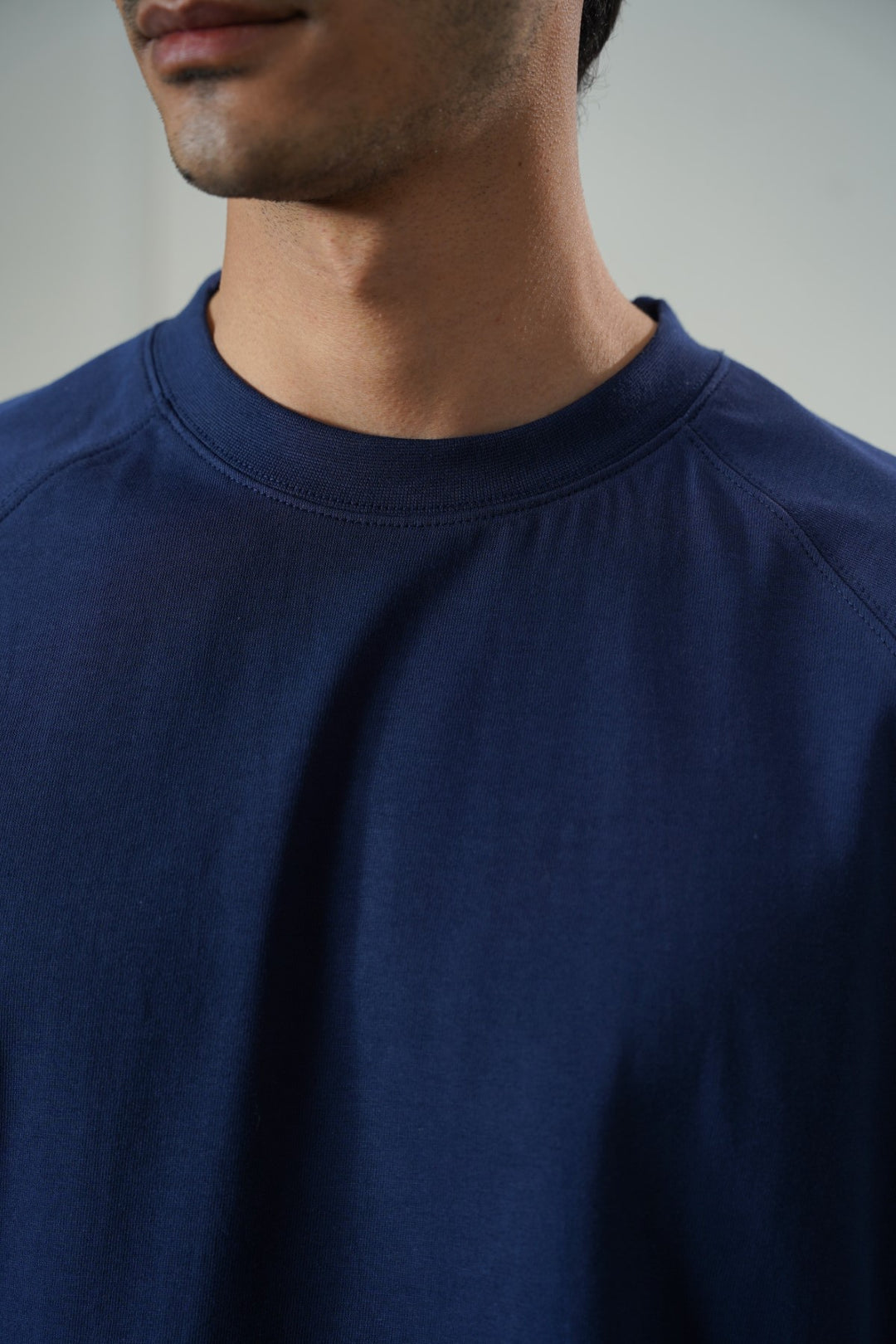 NAVY RAGLAN COTTON TEE