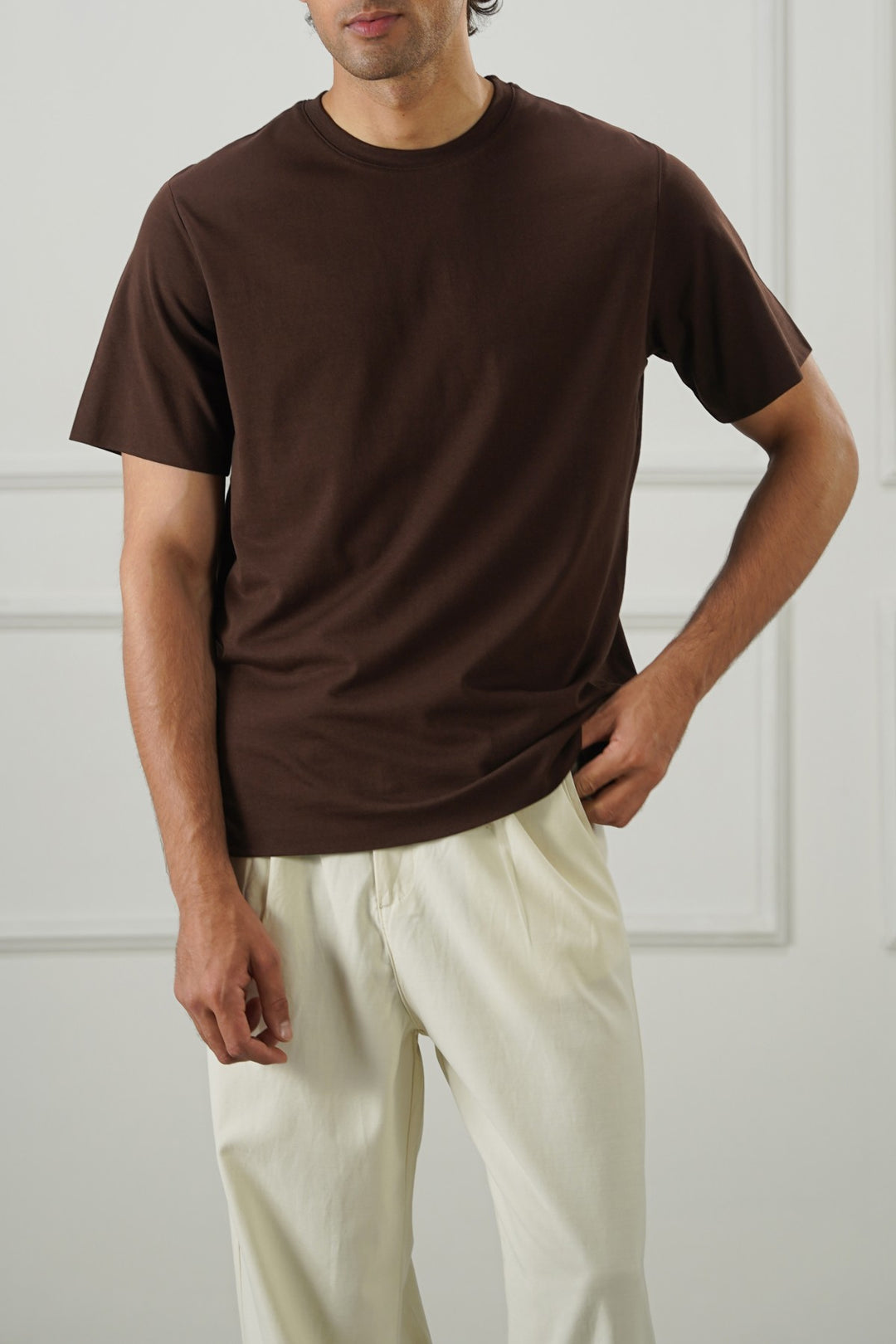 BROWN SEAMLESS DOUBLE-LAYERED TEE