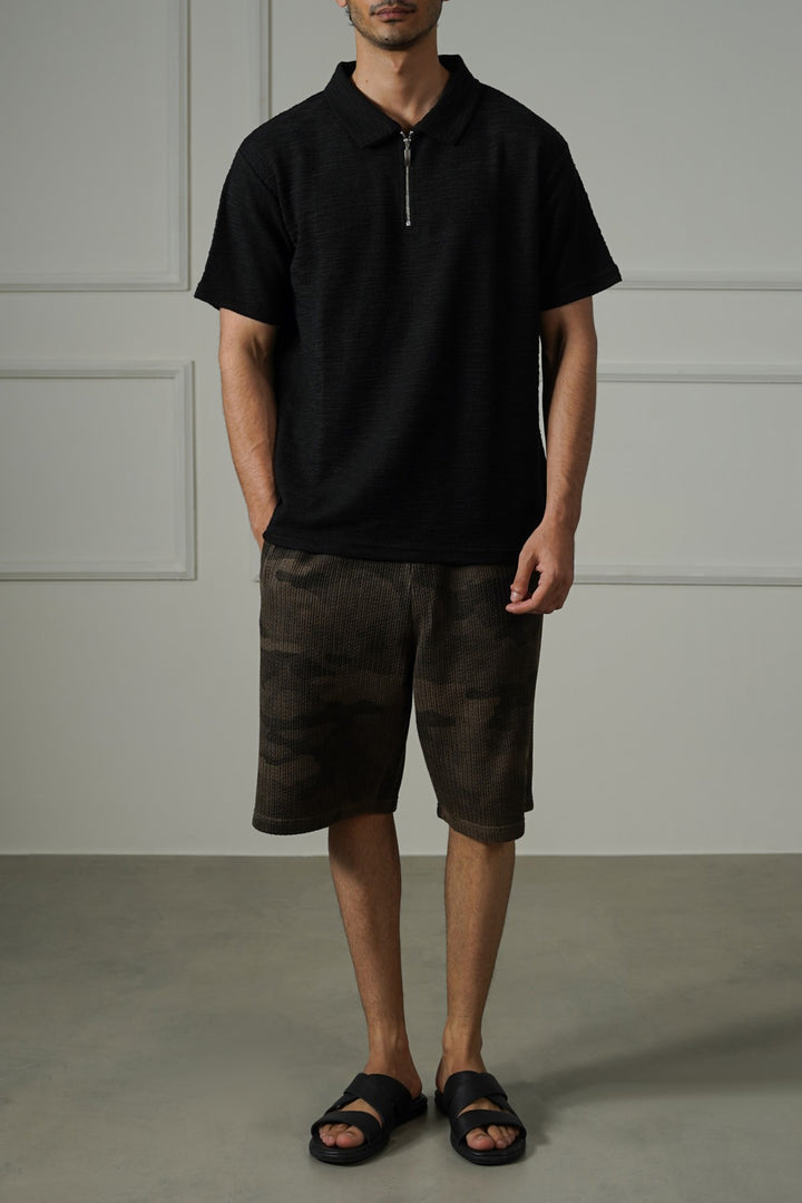 BLACK TEXTURED ZIPPER POLO