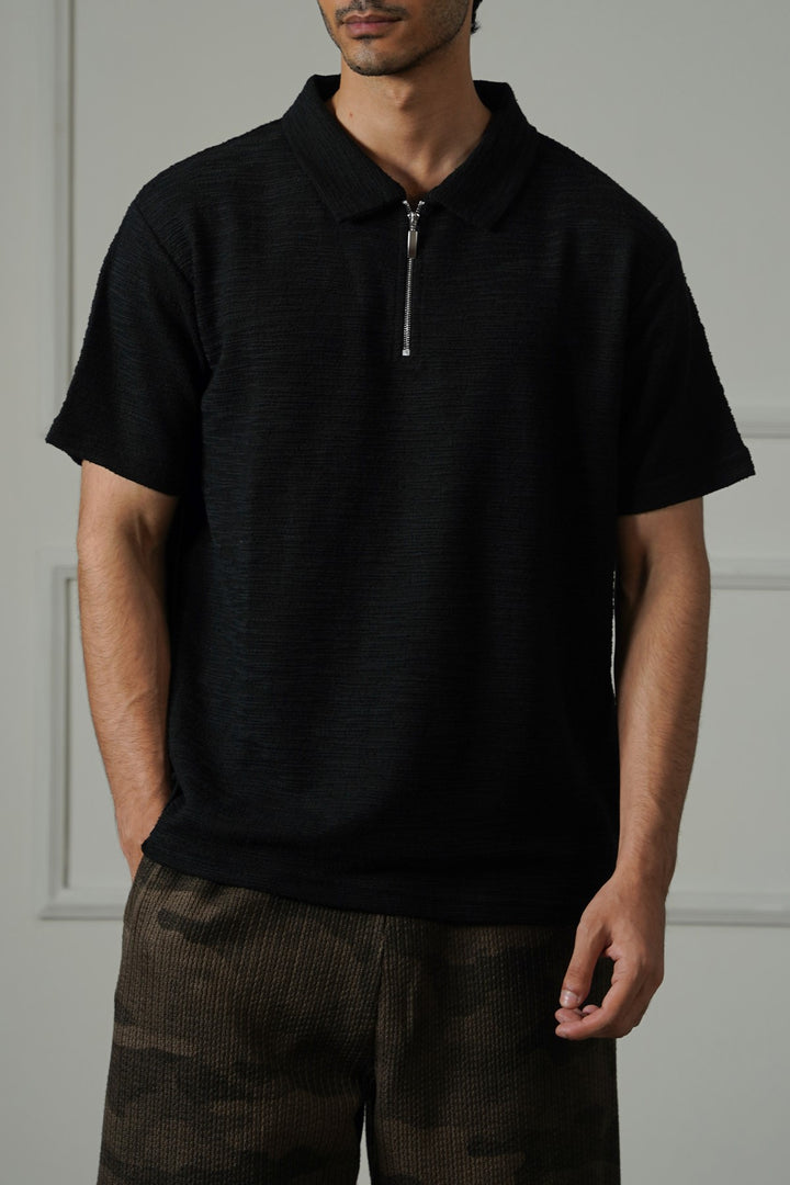 BLACK TEXTURED ZIPPER POLO