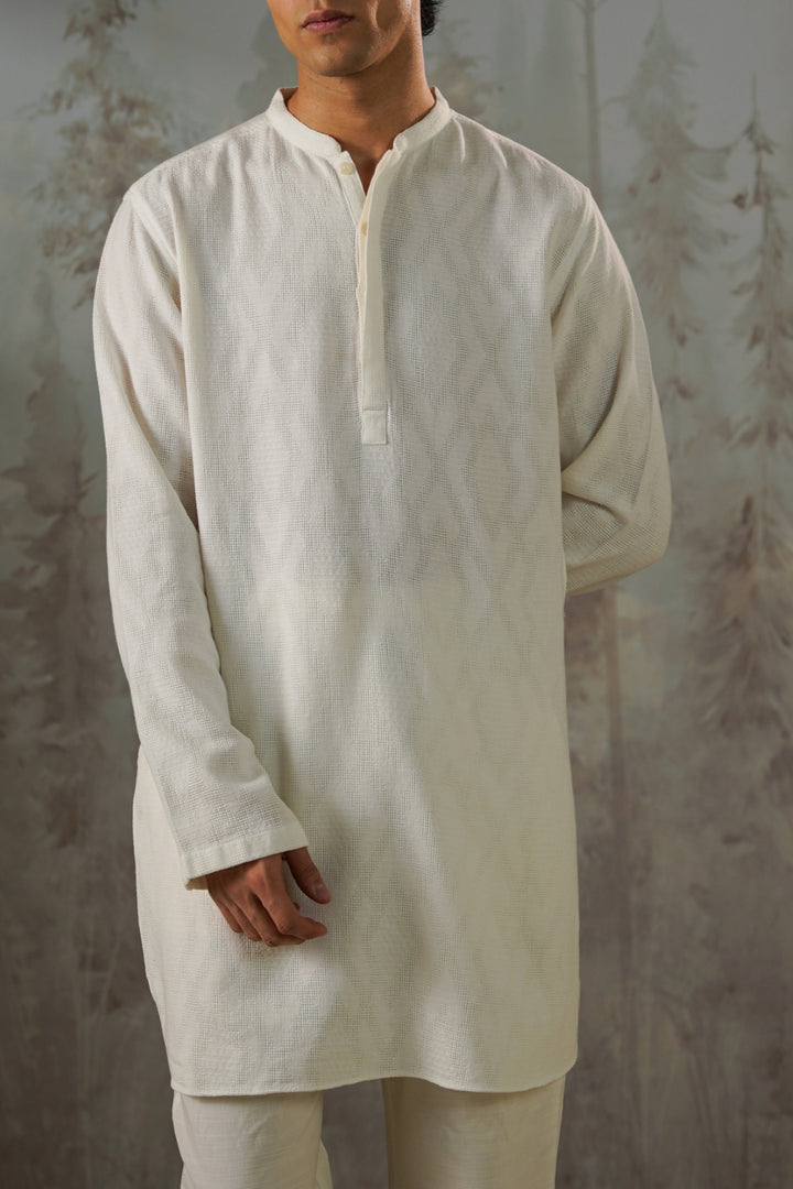 OFF WHITE TEXTURED GEOMETRIC SHIRT