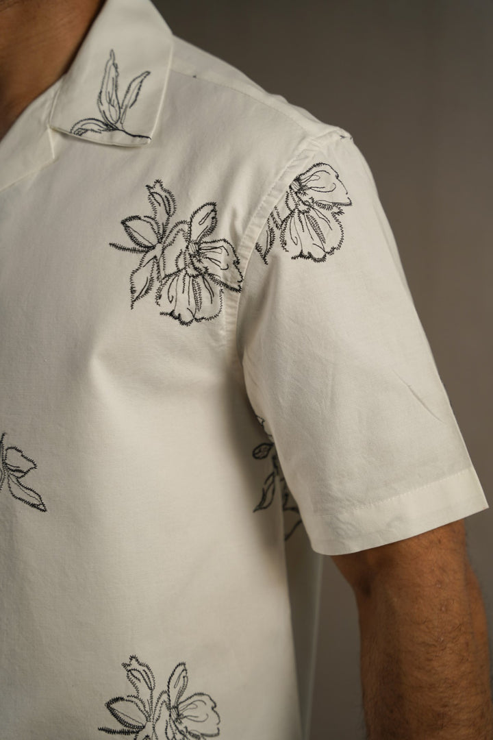 OFF WHITE FLORAL EMBROIDERED SAFARI