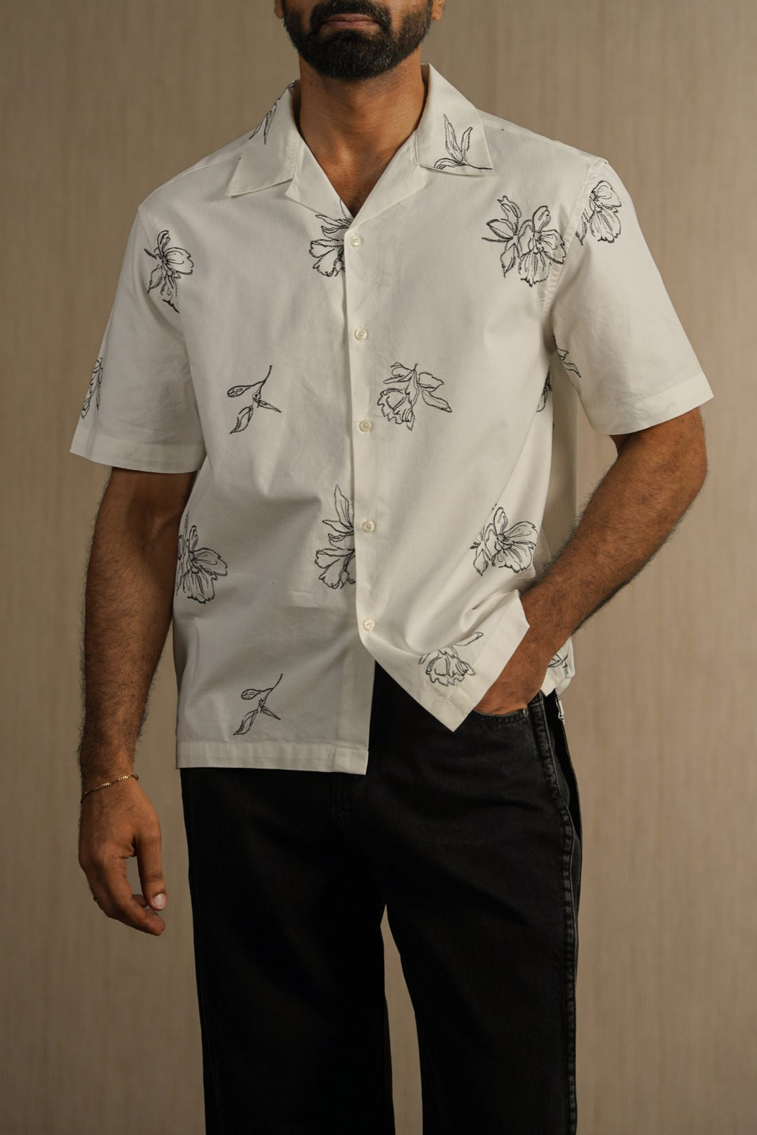 OFF WHITE FLORAL EMBROIDERED SAFARI