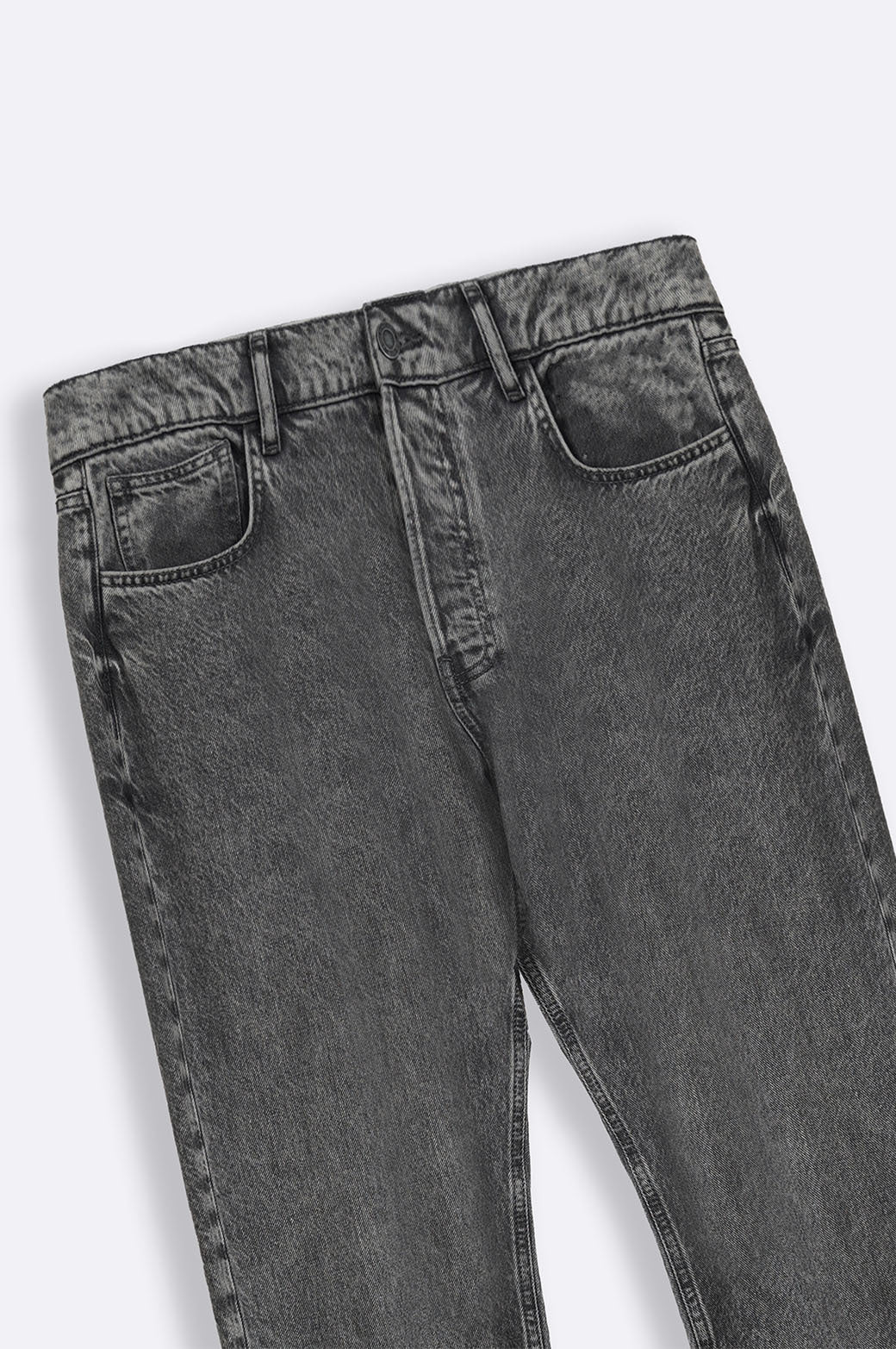 BLACK RELAXED STRAIGHT 
JEANS