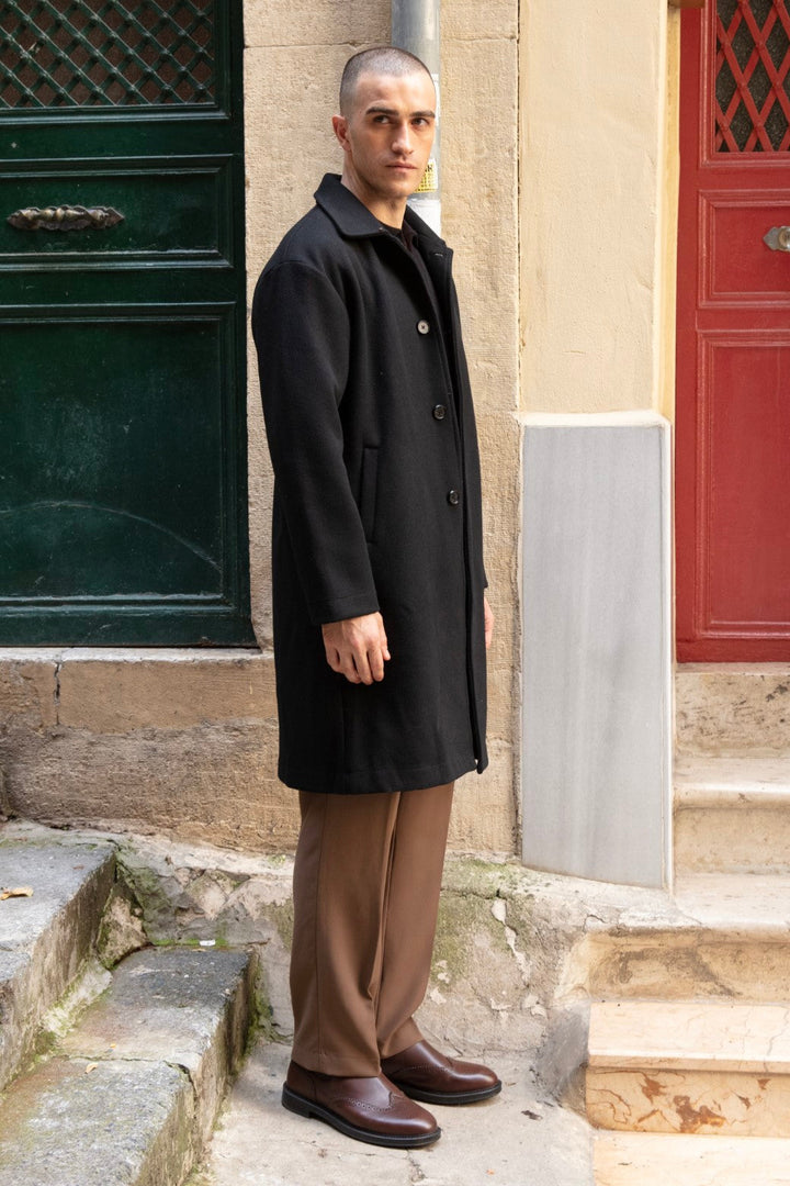 BLACK ESSENTIAL OVERCOAT