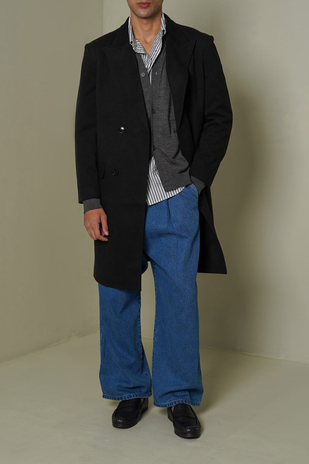 DOUBLE BREASTED OVERCOAT