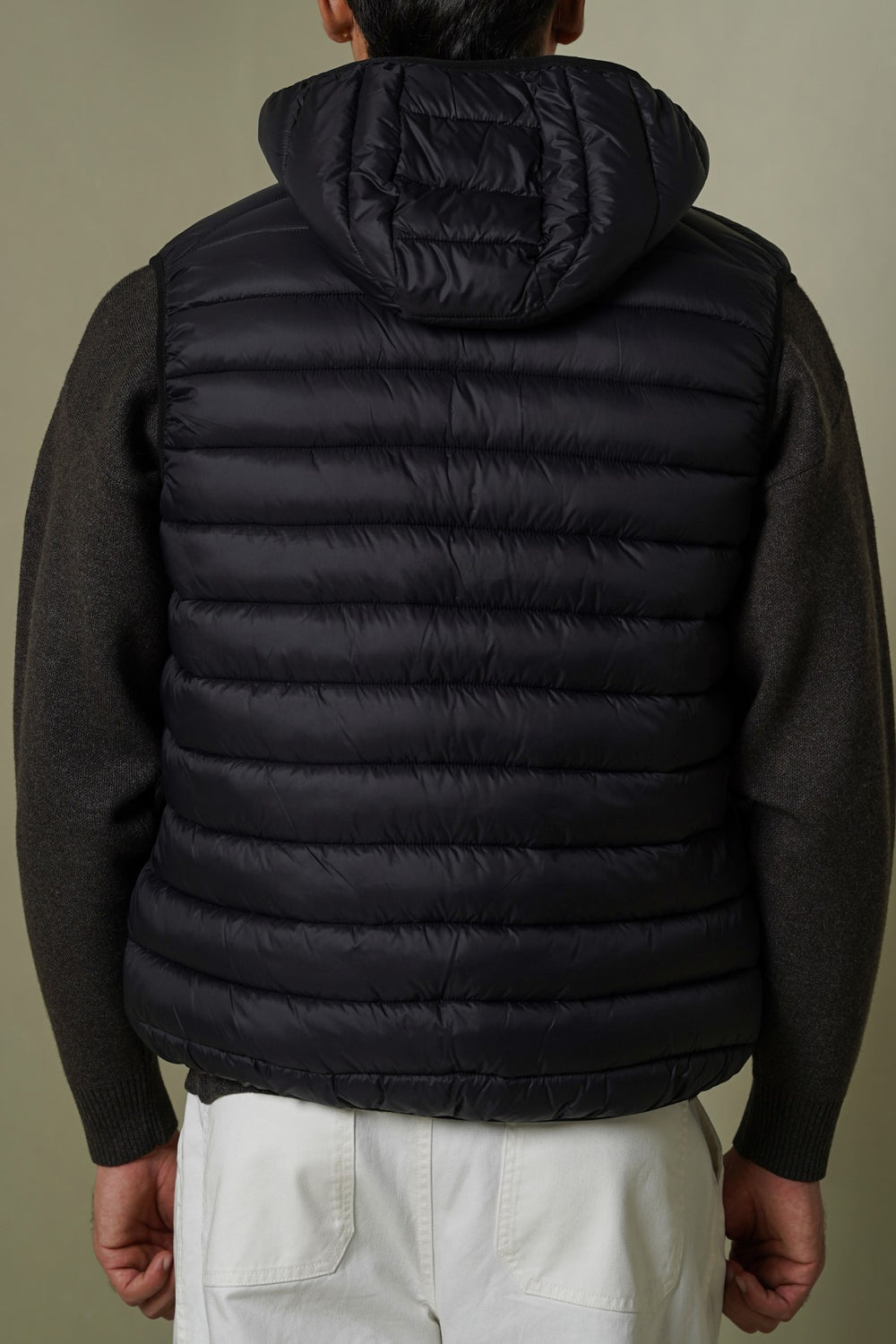 BLACK HOODED GILET
