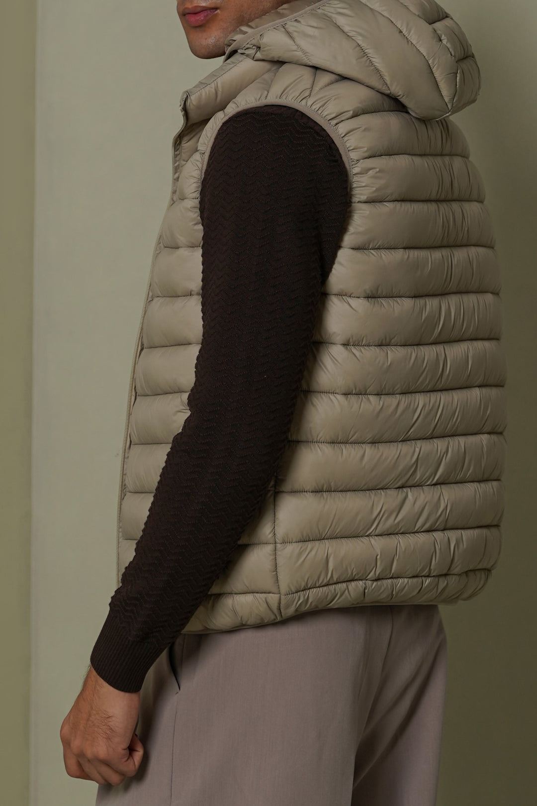 HOODED GILET
