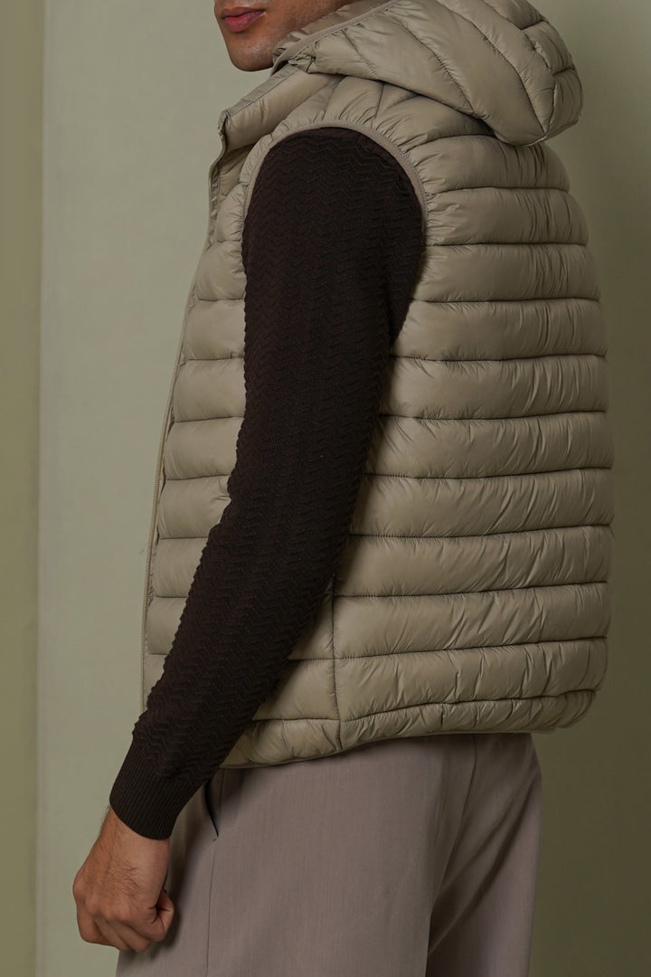 HOODED GILET