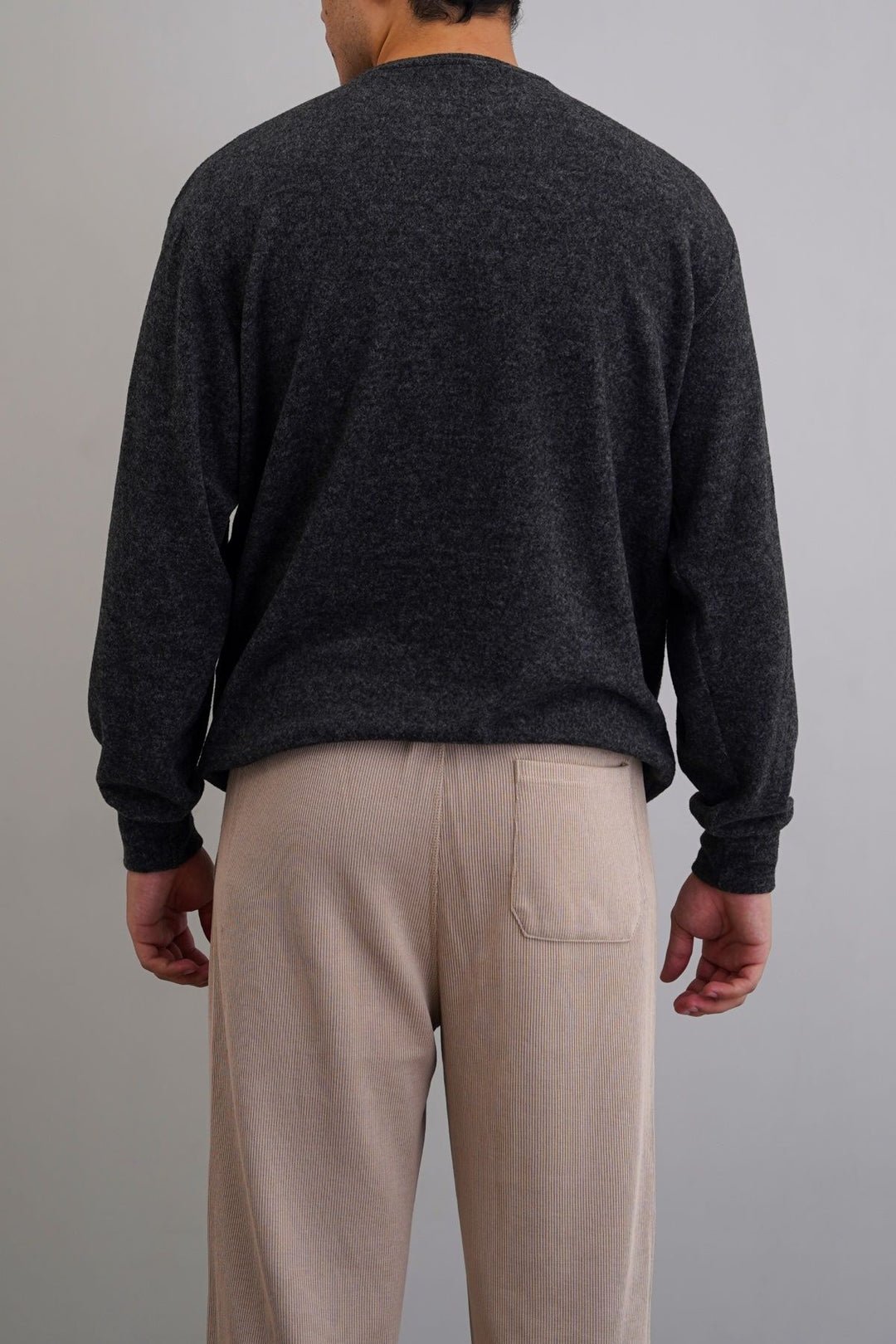 BASIC SWEATSHIRTS