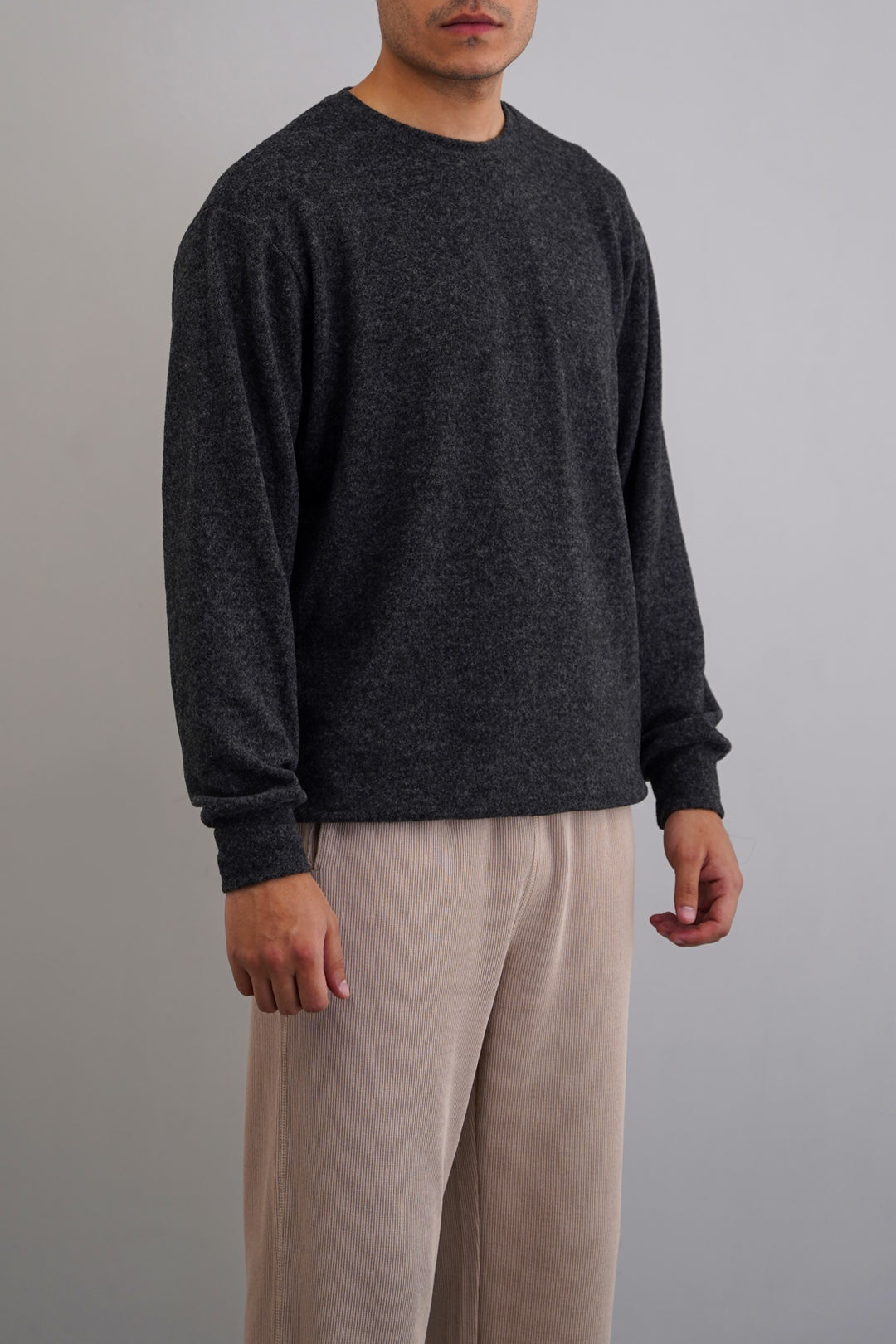 BASIC SWEATSHIRTS
