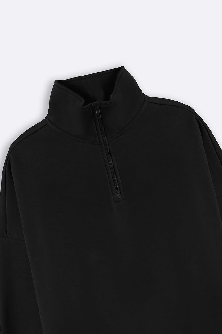 BLACK QUARTER ZIP SWEATSHIRT