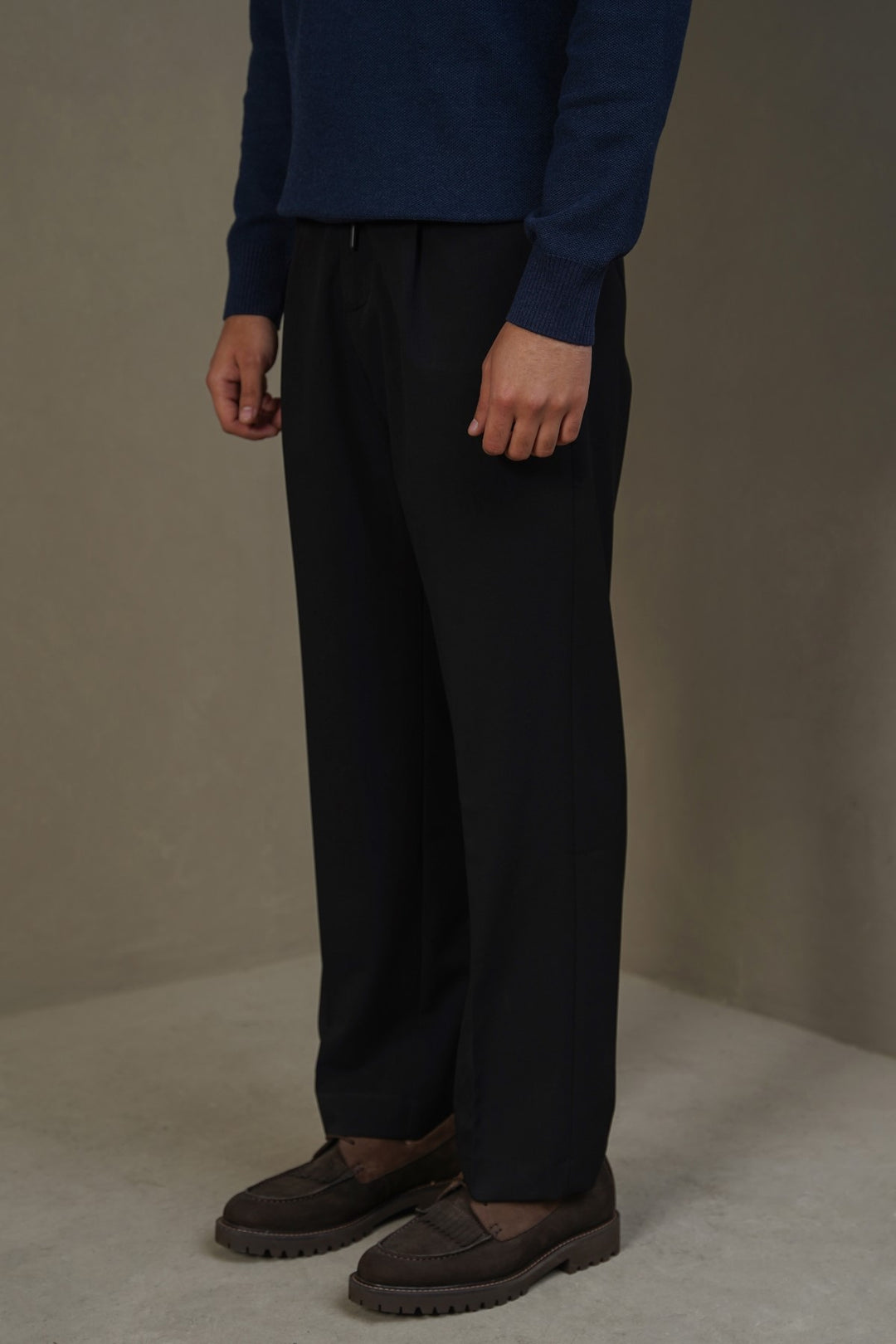 BLACK TAILORED EASY PANTS