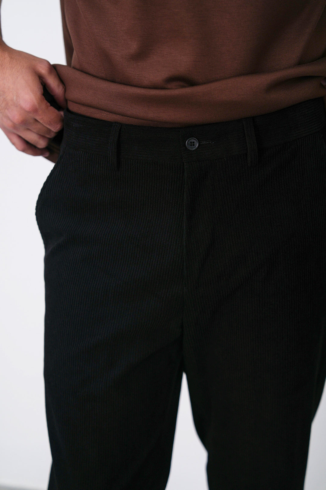 BLACK SLIMFIT CORDUROY PANTS