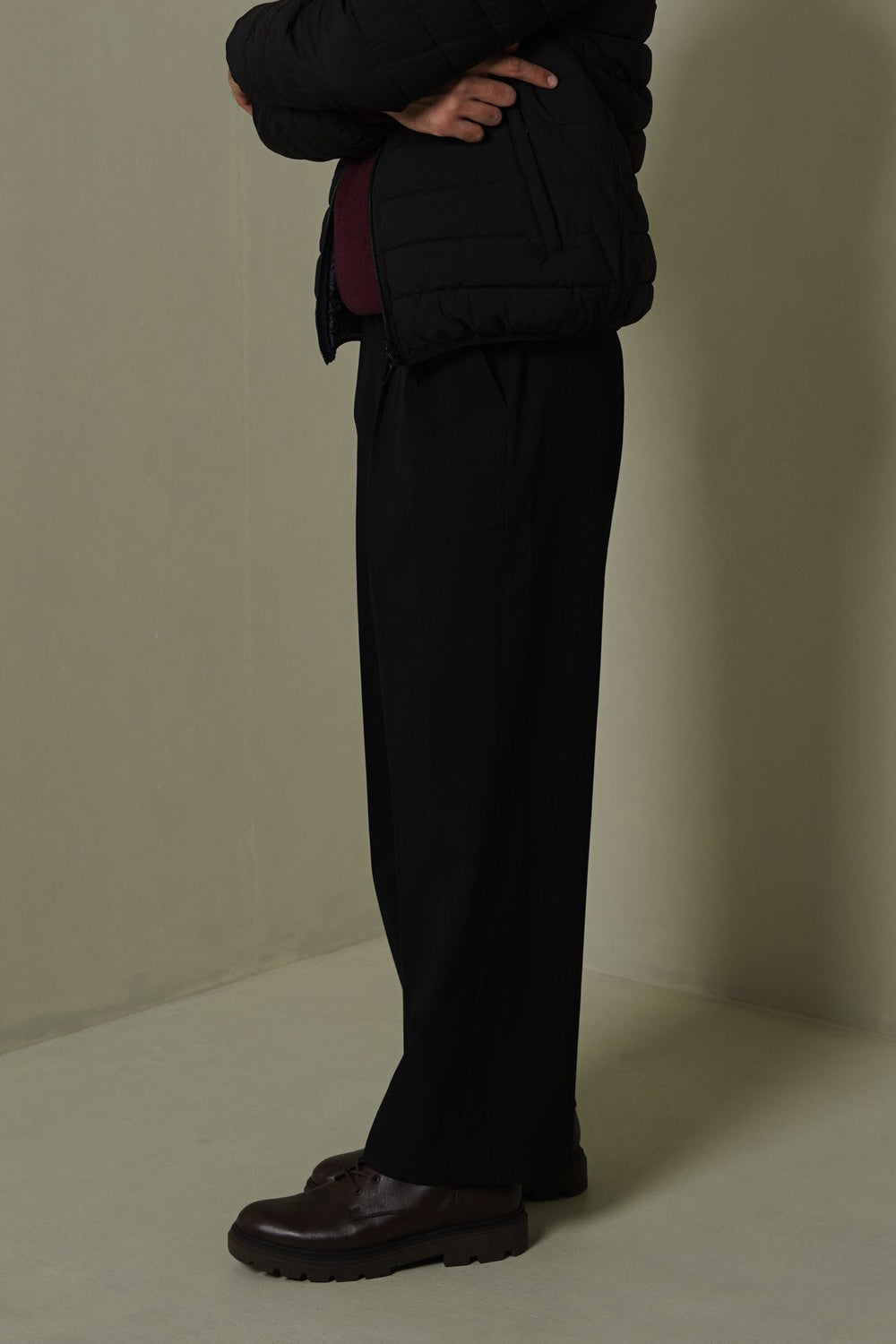 BLACK DOUBLE PLEAT TAILORED PANTS