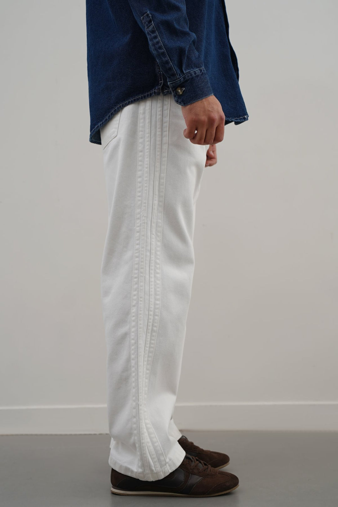WHITE SPORTY TWILL JEANS