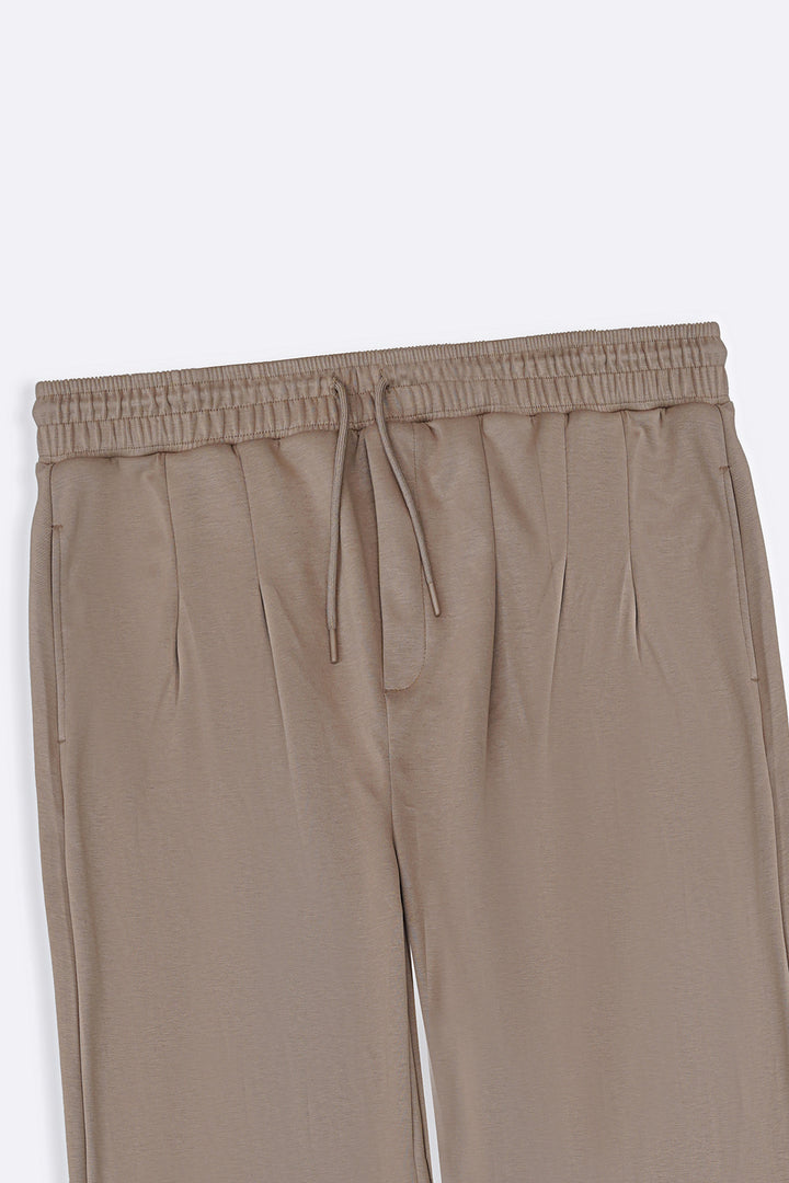 KHAKI PLEATED STRAIGHT TROUSERS