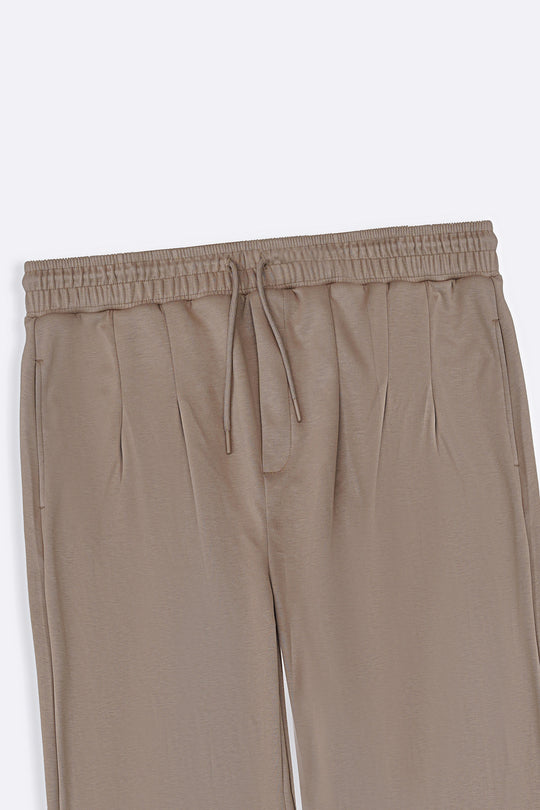 KHAKI PLEATED STRAIGHT TROUSERS
